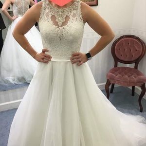 Allure Bridal Gown, size 6